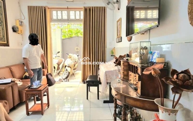 Bán nhà Góc 2 Mặt Tiền Hẻm 8m Hoàng Hoa Thám P.12, Tân Bình, 64m2, 3 Tầng, 3PN. Chỉ 10 Tỷ còn TL